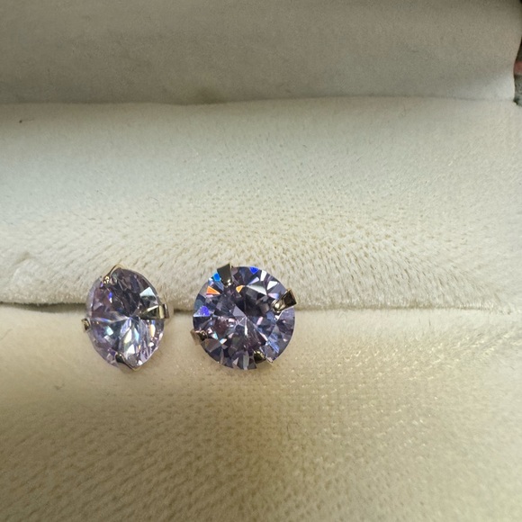 K18 Japan Gold Amethyst Stud Earrings in Silicone lock 10mm - Picture 4 of 8